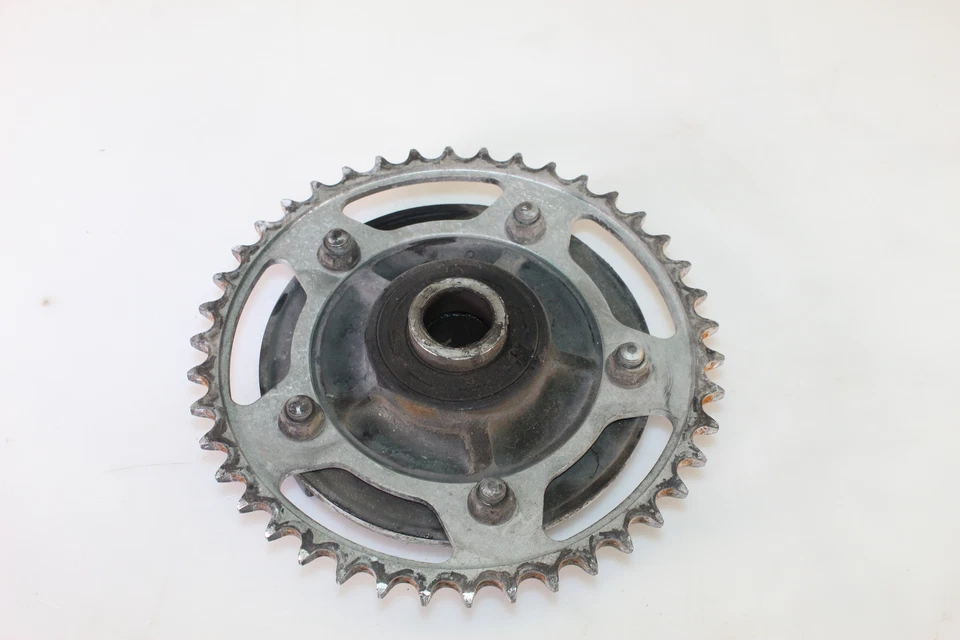 04-05 Piñón trasero Suzuki GSXR750 64511-35F50 64610-35F30 Foto 3 de 4