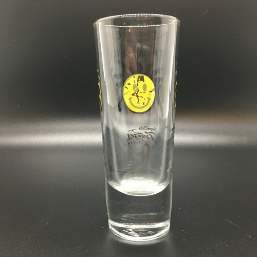 Breezes Bahamas Shot Glass Smiley Face Super Club Tourist Attraction Tall - Read - Picture 3 of 6