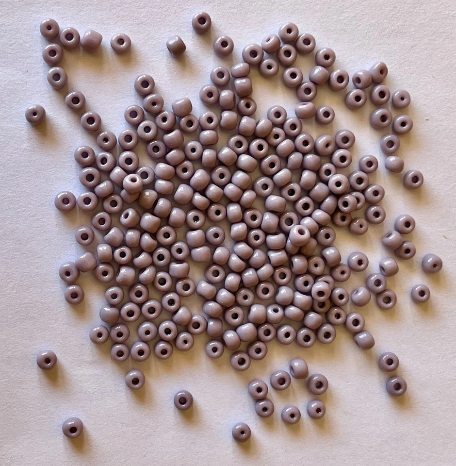 180 cuentas de cuervo vintage ORQUÍDEA LAVANDA PÚRPURA cuentas de vidrio semilla grande 3 mm x 4,5 mm Foto 2 de 3