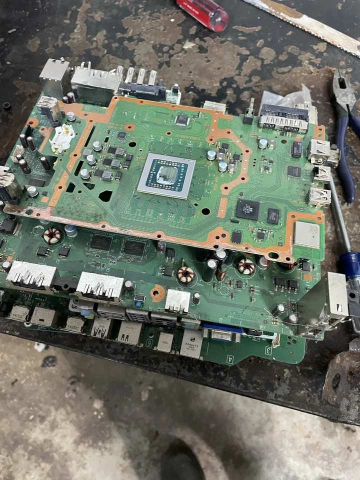 25 Lbs Scrap Motherboards Pc Game Console Network And Enterprise Boards Clean - Image 4 of 4