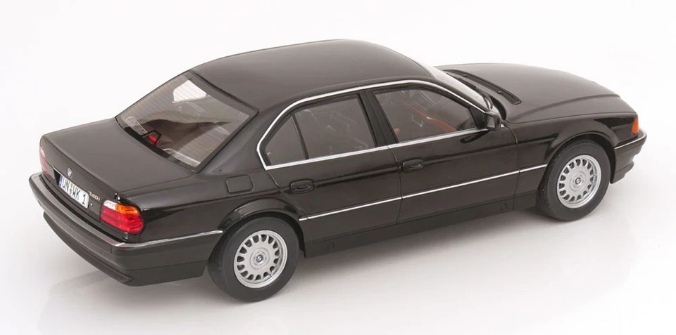 KK Scale 1:18 BMW 740I E38 BLACK METALLIC 1994 Modelo - KKDC180366 - Imagen 2 de 4