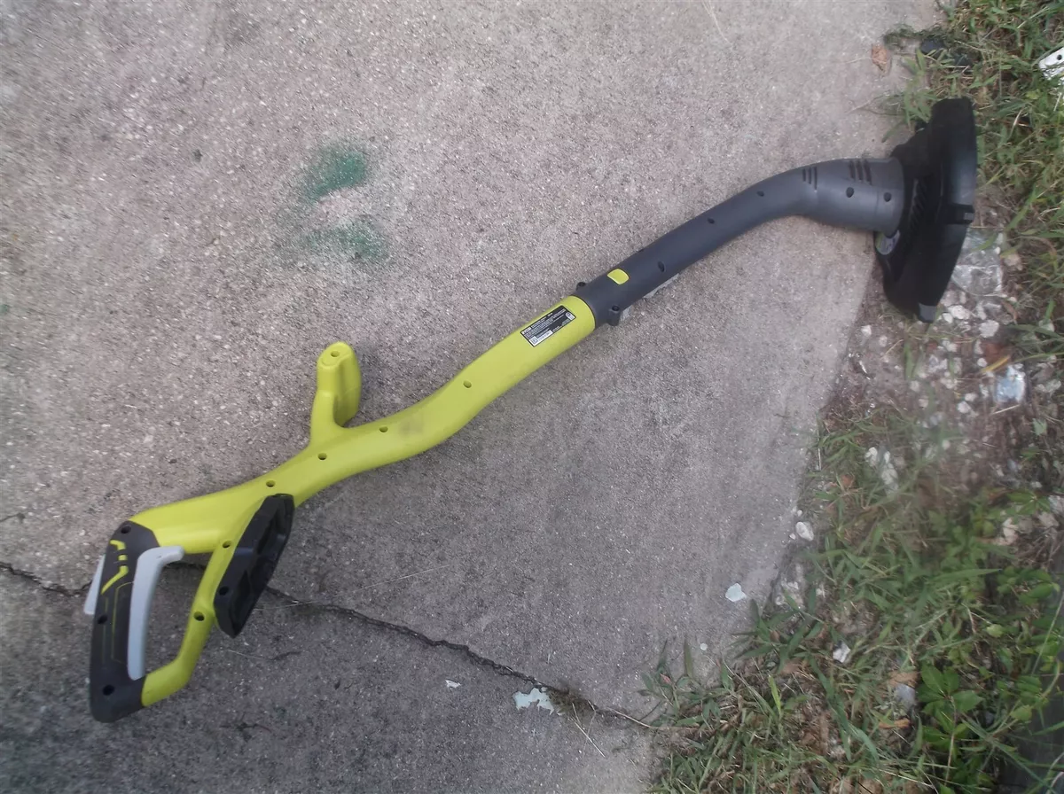 Ryobi 10 inch online cordless string trimmer