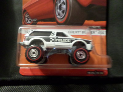 HOT WHEELS 2015 HW RED LINES #14/18 CHEVY BLAZER 4X4 HOTWHEELS WHITE REDLINE
