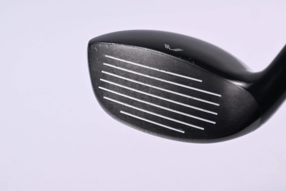 Wilson Staff D7 #4 Hybrid / 22 Degree / Regular Flex UST Recoil 460 Shaft - Image 4 of 4