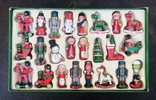 Vintage Wooden CHRISTMAS ORNAMENT 24 Piece Set in Box Very CUTE