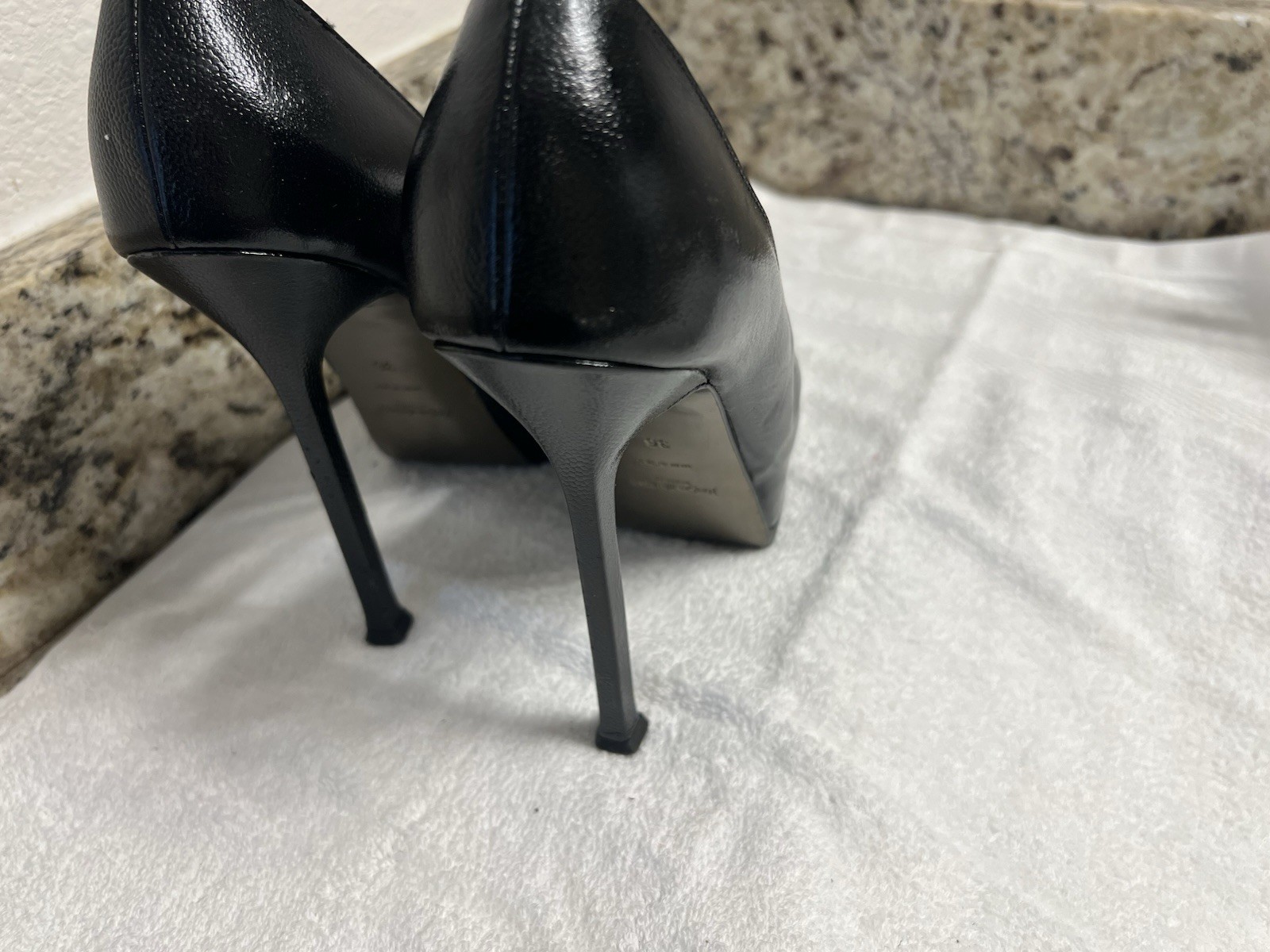 Decolte YSL Yves Saint Laurent nere in pelle con plateau tacco 4 25" misura 36