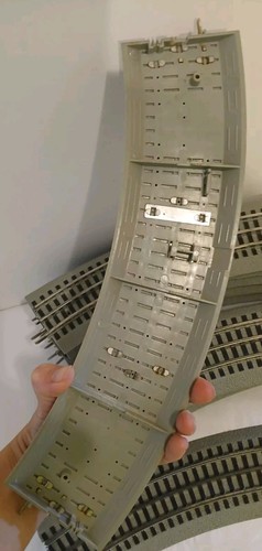 12 Piece Lionel Fastrack 0-36 Full Curve Track O Gauge - Picture 4 of 5