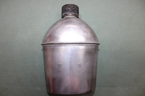 US Military Issue WWII WW2 Era Army USMC Water Metal Canteen 1945 JC72
