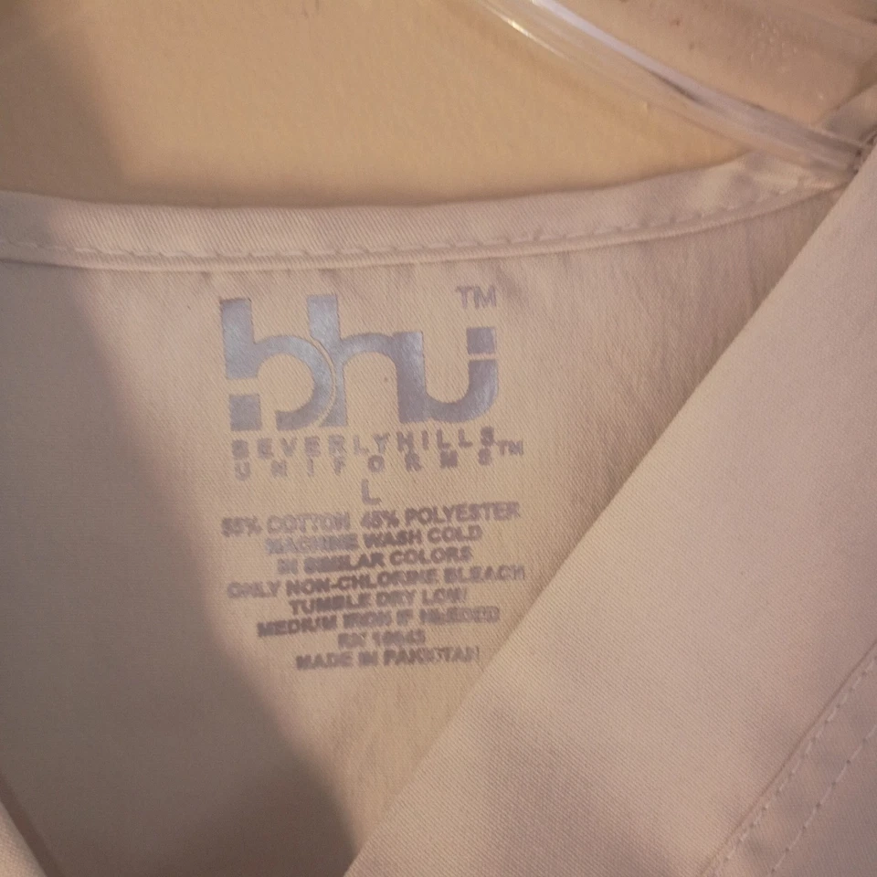 BHU Beverly Hills Uniforms Scrub Top Women’s Size L – Beige Tan Classic 3 Pocket - Image 2 of 2