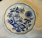 Hutschenreuther BLUE ONION Cups, Saucers and Soup Bowls Scalloped Edge Lion 1814 — photo 8