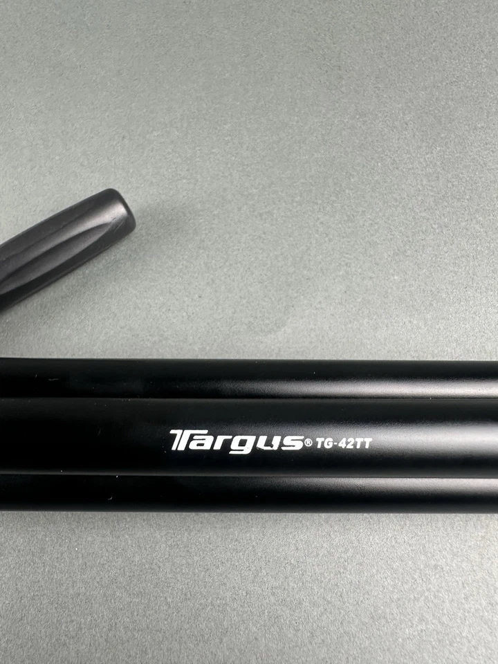 Targus Portable Tripod TG-42TT Extends 11" to 42” Desk/Travel Lightweight Black - Image 3 of 4