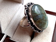 Sterling Silver Ring w. Cabochon Labradorite, Ornate Setting: Size 9.25