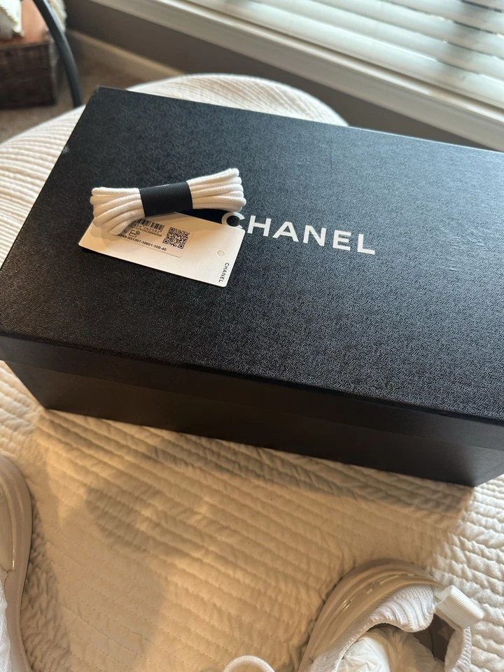 Women’s Size 40 White Chanel sneakers With Box And Extra Laces - Image 2 of 4
