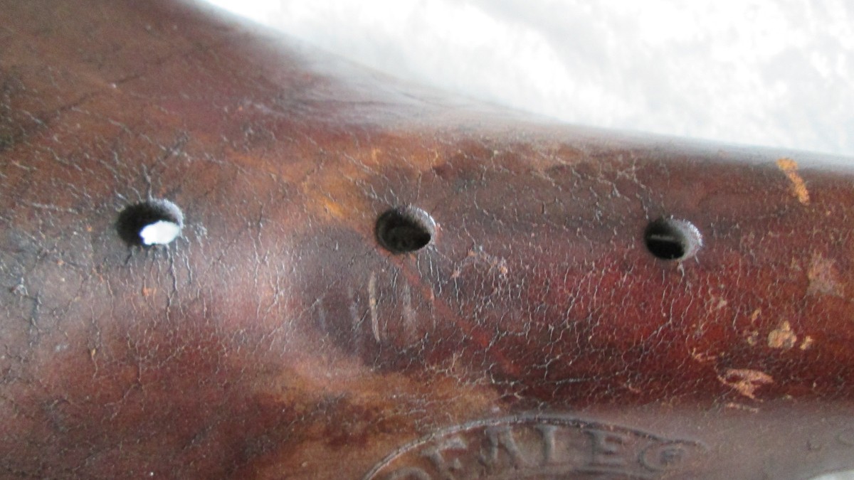 Selle De Vélo Ancienne IDEALE N°5 En Cuir - Vélo Français Vintage