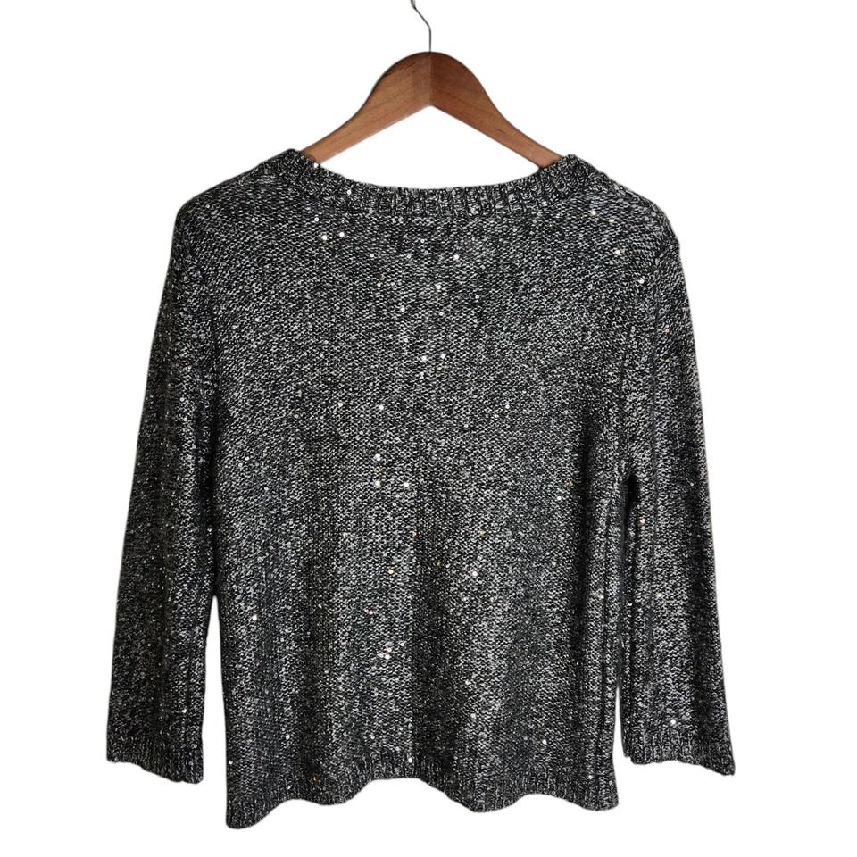 Cárdigan corto gris manga 3/4 con lentejuelas brillantes Covington para mujer talla grande Foto 2 de 4
