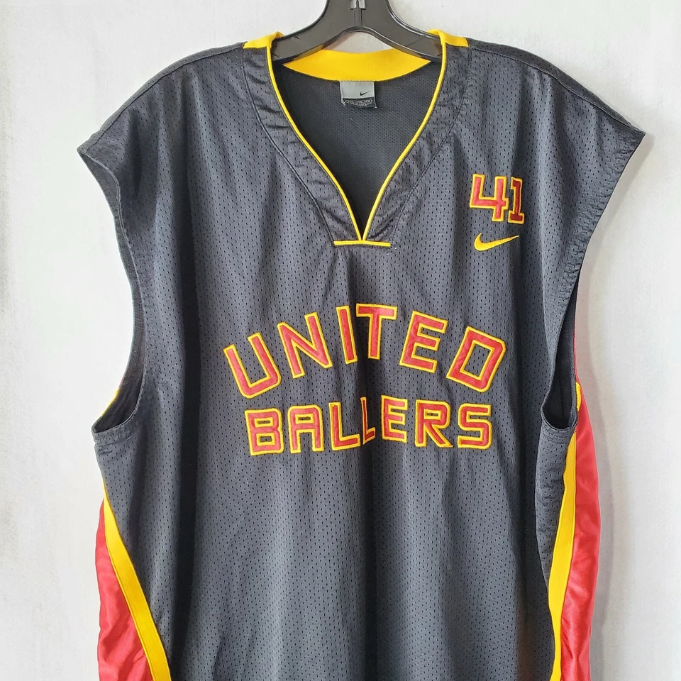 Camiseta retro vintage Nike DIRK NOWITZKI United Ballers 2XL SUCIA NBA  Foto 3 de 4