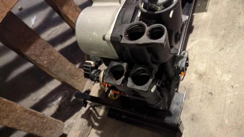 GRUPPO POMPA CIRCOLATORE Con Valvola Motorizzata immergas eolo Eko - Immagine 3 di 3