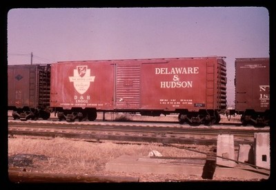 EKTACHROME SLIDE DELAWARE & HUDSON 40' STEEL BOX CAR D&H 18661 CHIONE 499-8