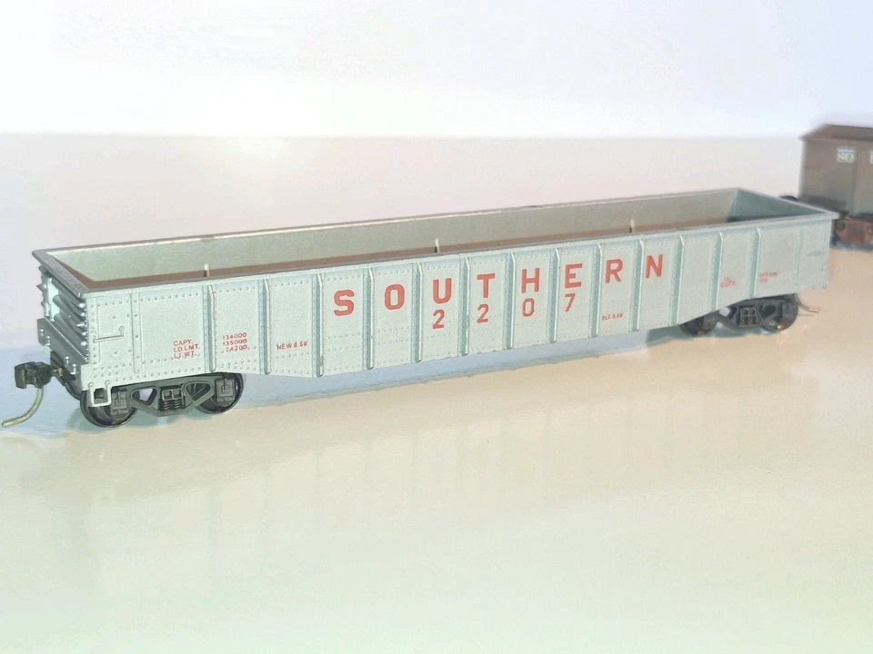 Lima & Roundhouse Gondola Wagons for Southern Rail. Good cond. HO Scale. No box. - Image 4 of 4