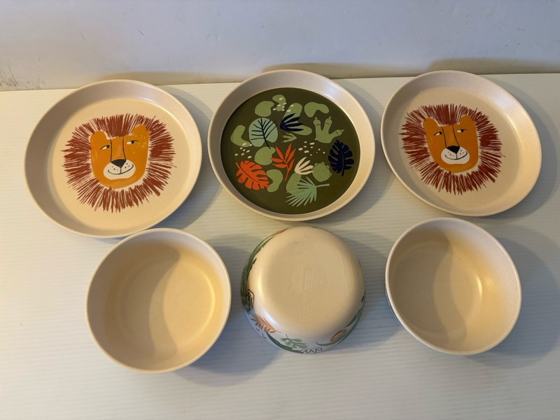 6 Piece Pillowfort  Jungle Lion Theme 3 Plates 3 Bowls PBA Free