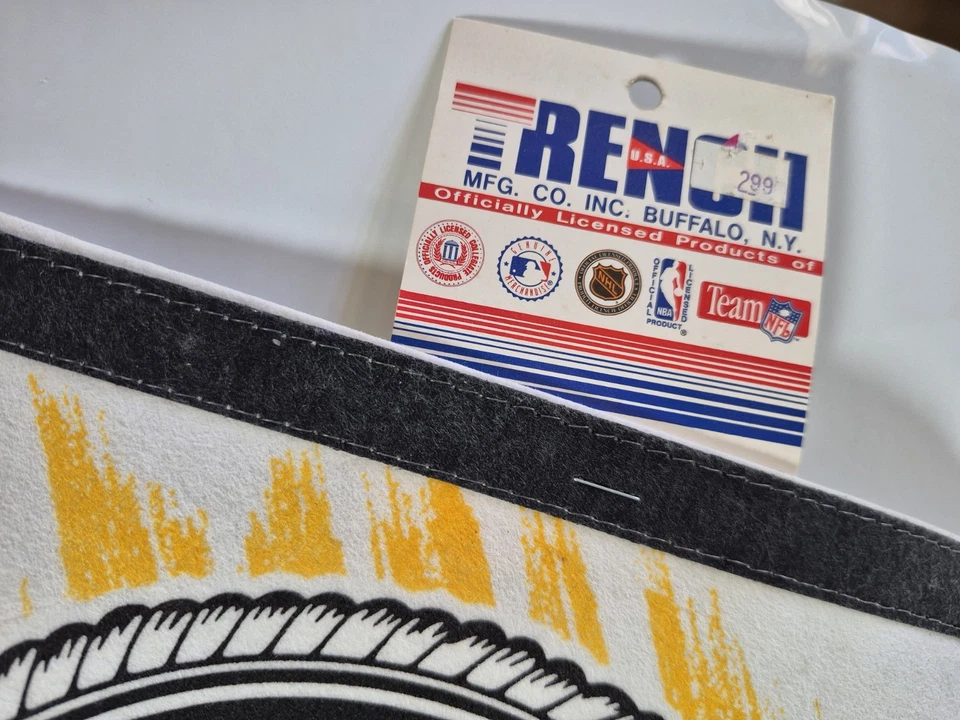 3 Trench Vintage 1990s Pennants 1 1993 Jacksonville Jaguars 2 More With Tags - Image 4 of 4