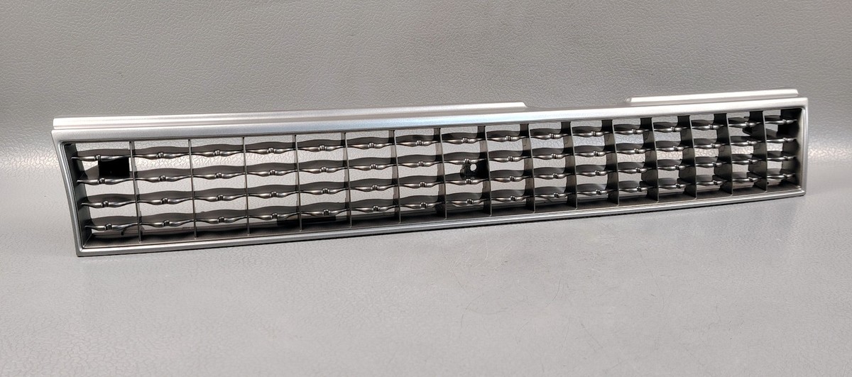 53111 12890 TOYOTA COROLLA AE90 AE91 DX FRONT GRILLE ASSEMBLY OEM