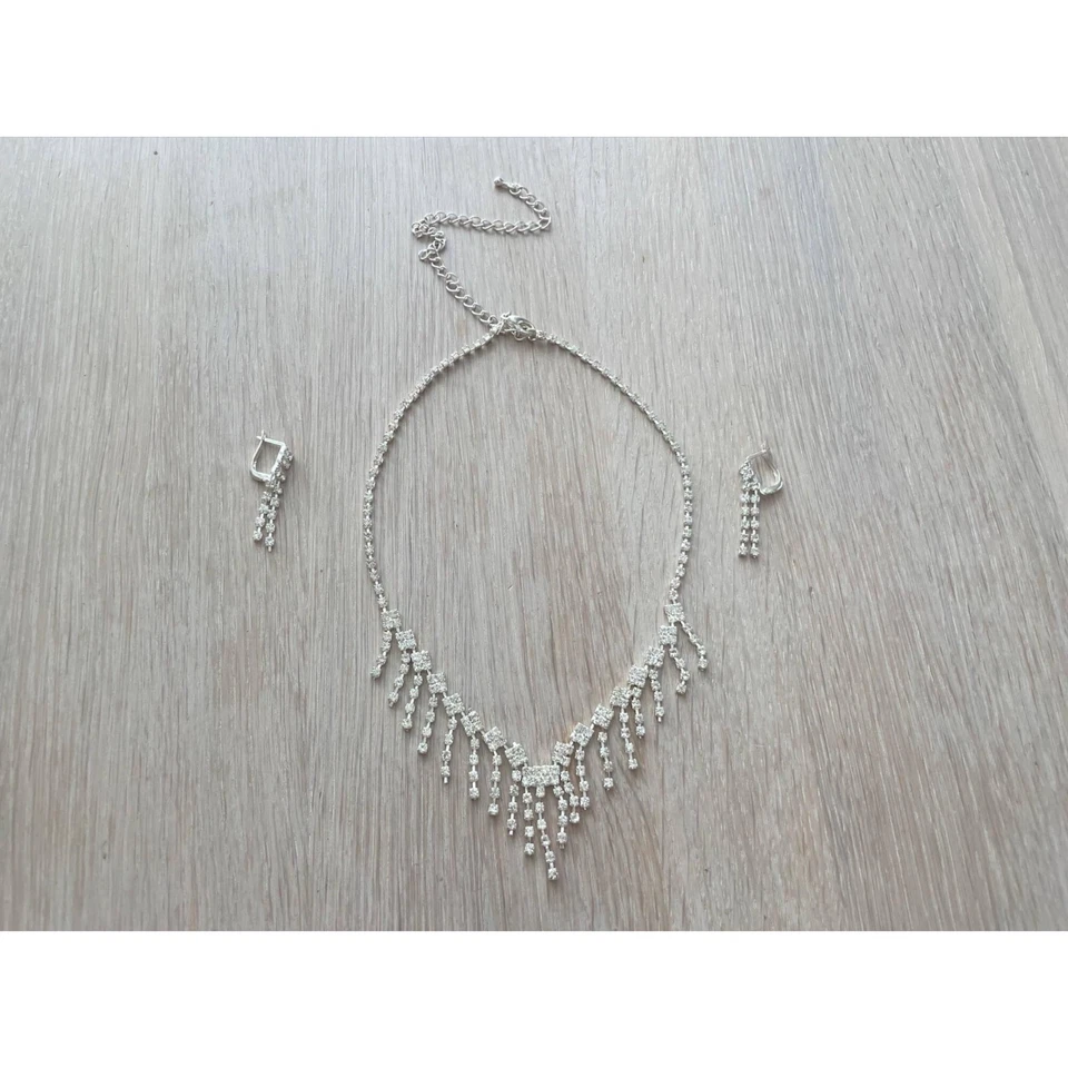 Set orecchini collana strass da sposa, eleganti gioielli scintillanti per mat... - Immagine 3 di 4