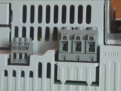 Inversor de frecuencia Lenze i510 2,2 Kw. -Tipo: I51AE222F10V10000S - Totalmente Nuevo. - Imagen 13 de 18