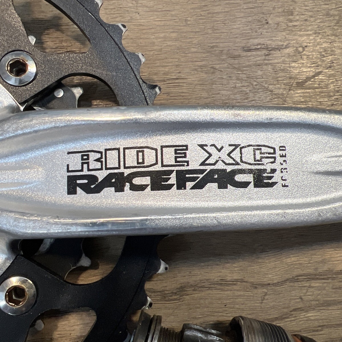Race Face Ride XC Forged Crankset 175mm ISIS 48/32/22 w/ BB Silver Race Face Ride XC Forged Crankset 175mm ISIS 48/32/22 w/ BB Silver