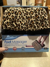Health Touch Foot Massager Vibration Comfort Faux Fur Fabric Black W/White NIB