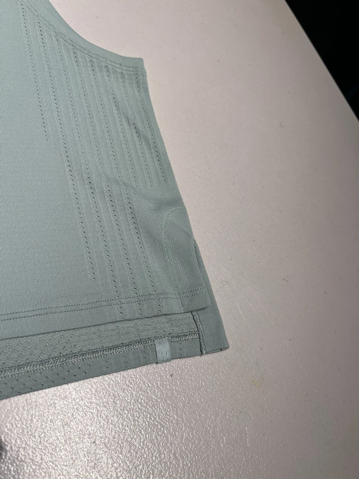 lululemon train to be gym yoga athletic shirt