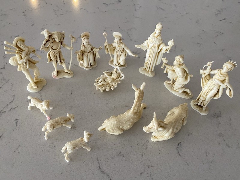 Vintage Mid Century 1960's Ivory Plastic Nativity Depose Italy Rare