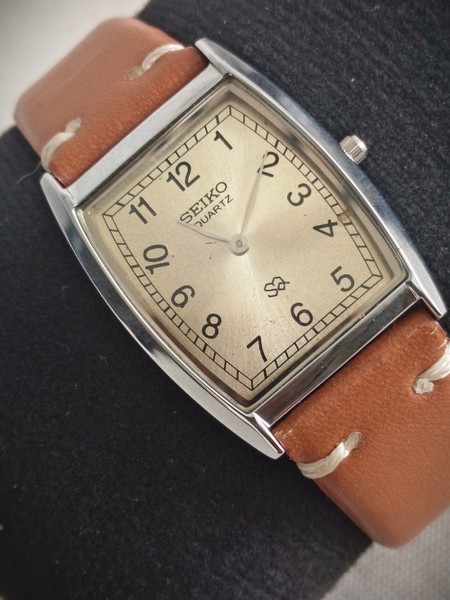 Clásico Vintage Seiko Slim Reloj de Pulsera para Hombre - Correa de Cuero - Esfera Dorada 3