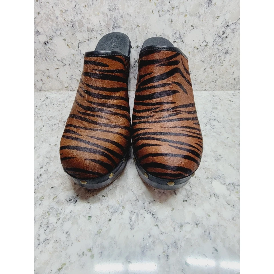 UGG 7 女式穆勒鞋小牛毛高跟鞋女士木屐动物印花镶嵌 — 第 2/4 张图片