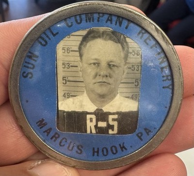 Vintage Sun Refinery Oil Company Employee Photo Badge 1.8'' Excellent 