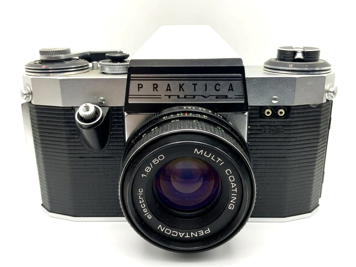 Praktica nova 35 mm Pentacon + Pentacon 50 mm f/1.8 kit set fotocamera reflex analogica 35 mm