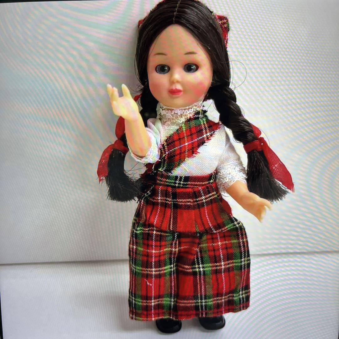 Rare 12 Country Retro Nationality Dolls Set - 14.5cm