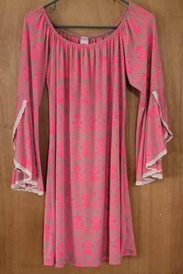Pink Coconut Boutique Women's Size Medium Tunic Blouse Top