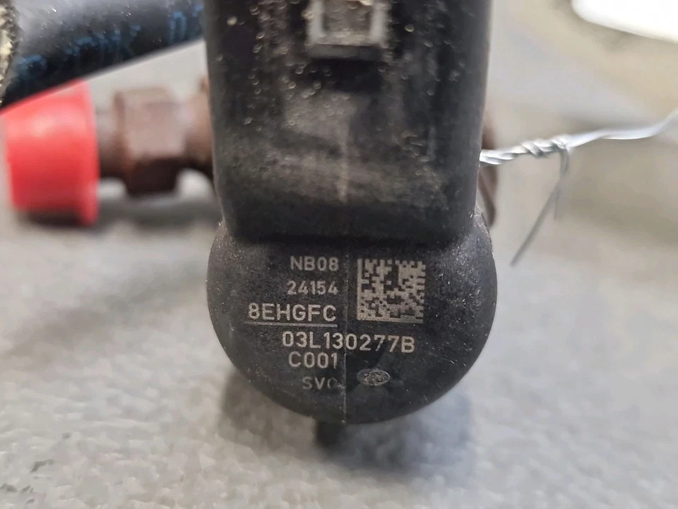 Inyector - Audi Touran Golf Passat Seat 1.6TDI 90/105CV CAY - 03L130277B - Imagen 3 de 3