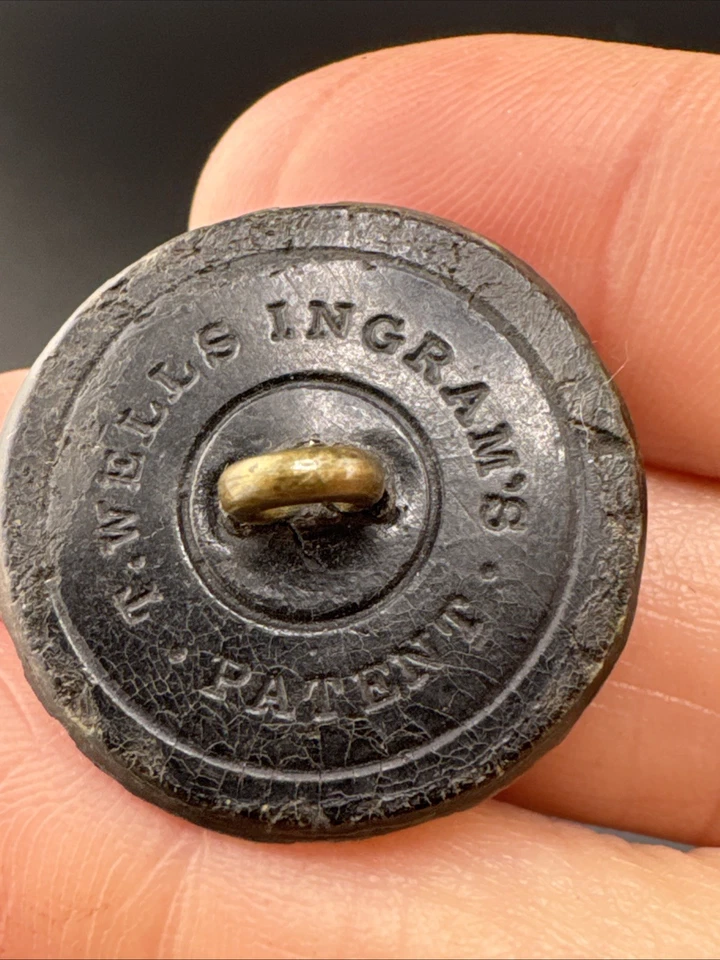 NICE VICTORIAN T.WELLS INGRAM'S BKMK HORN BUTTON W/ ROSE FLOWER - Image 3 of 3