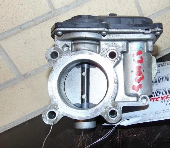 Conjunto de válvula de aceleração corpo do acelerador 1.5L sedã compatível com 2016-2019 Toyota YARIS - Imagem 2 de 3