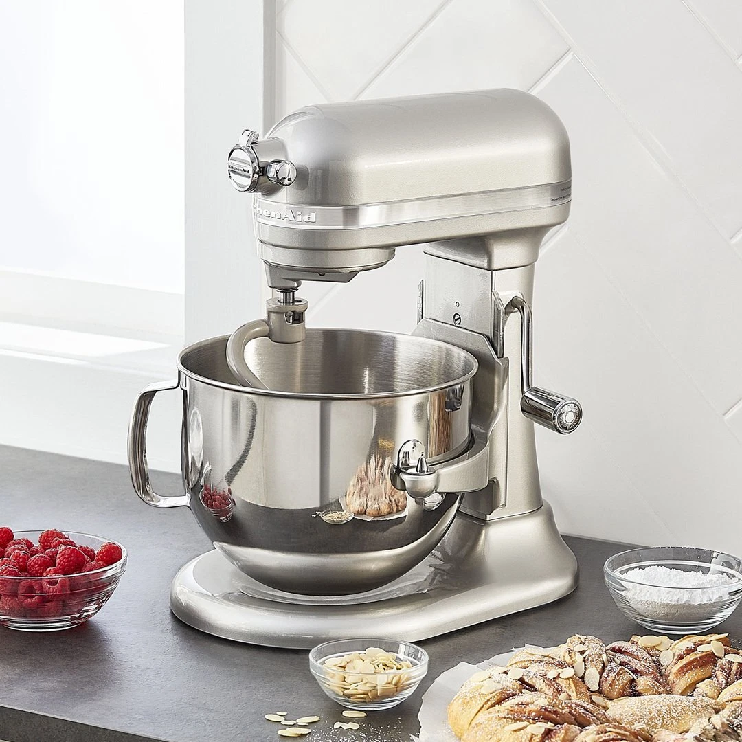 KitchenAid 6 Quart Stand Mixer: Design Series Glass Bowl - Sugar