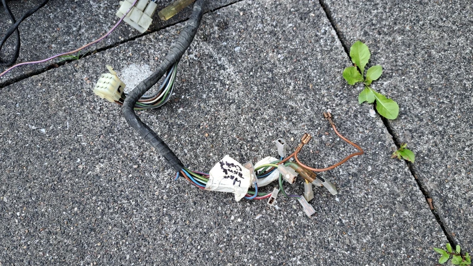 BMW Nueva Clase 2000 Arnés de cables Manillar izquierdo LHD Interruptor manual Etiquetado Foto 2 de 4