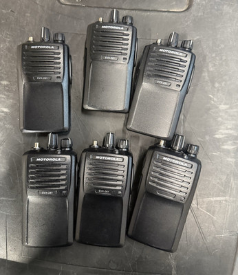 6X Vertex Standard EVX-261-G6-5 Two-Way Radios UHF  / NO BATTERIES