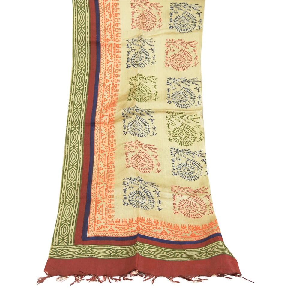 Bufandas envolventes estampadas Warli de seda marfil mezcla estola larga Dupatta de colección sánskriti Foto 2 de 4
