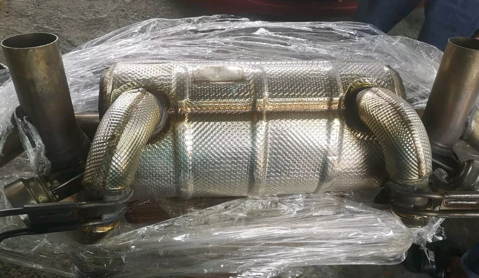 LAMBORGHINI HURACAN PERFORMANTE EVO 2019 EXHAUST OEM CENTER VALVE MUFFLER - Image 1 of 4