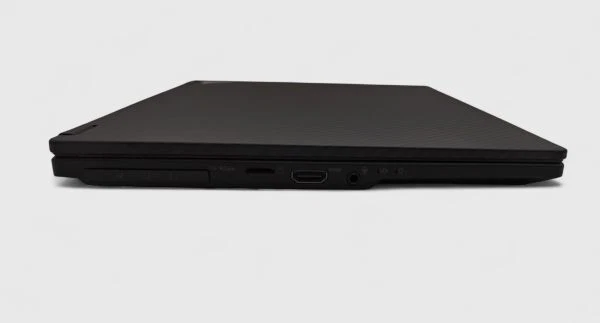 Portátil ASUS ROG Flow X13 GV302XU-R9R4050 13,4" RTX4050 R9 7940HS 16 GB 1 TB... - Imagen 2 de 4