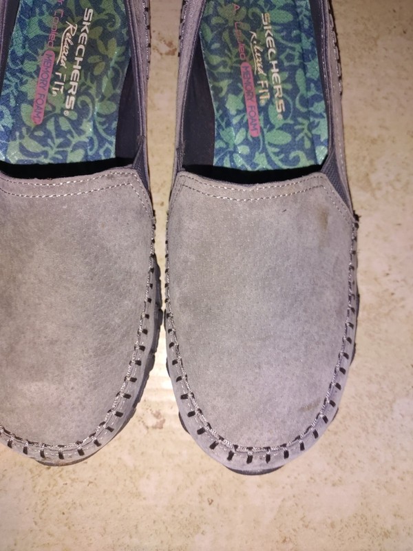 Women's Sketcher Slip On Shoes Gray Suede Sz. 8US--EU38 Relaxed Fit