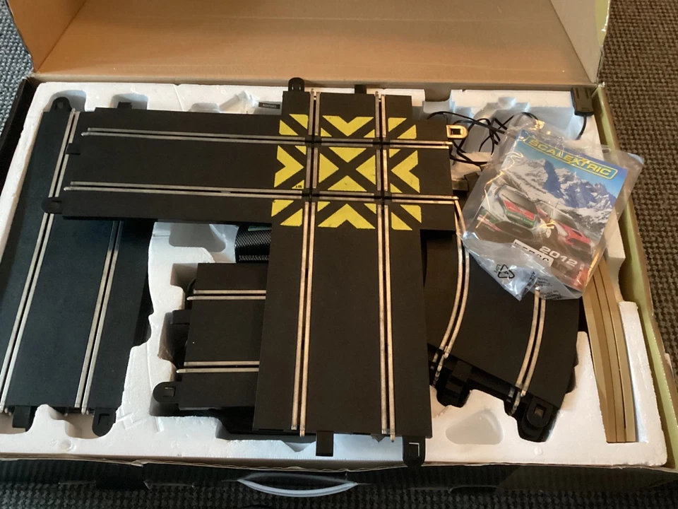 Scalextric James Bond 007 Skyfall Set - Image 2 of 4