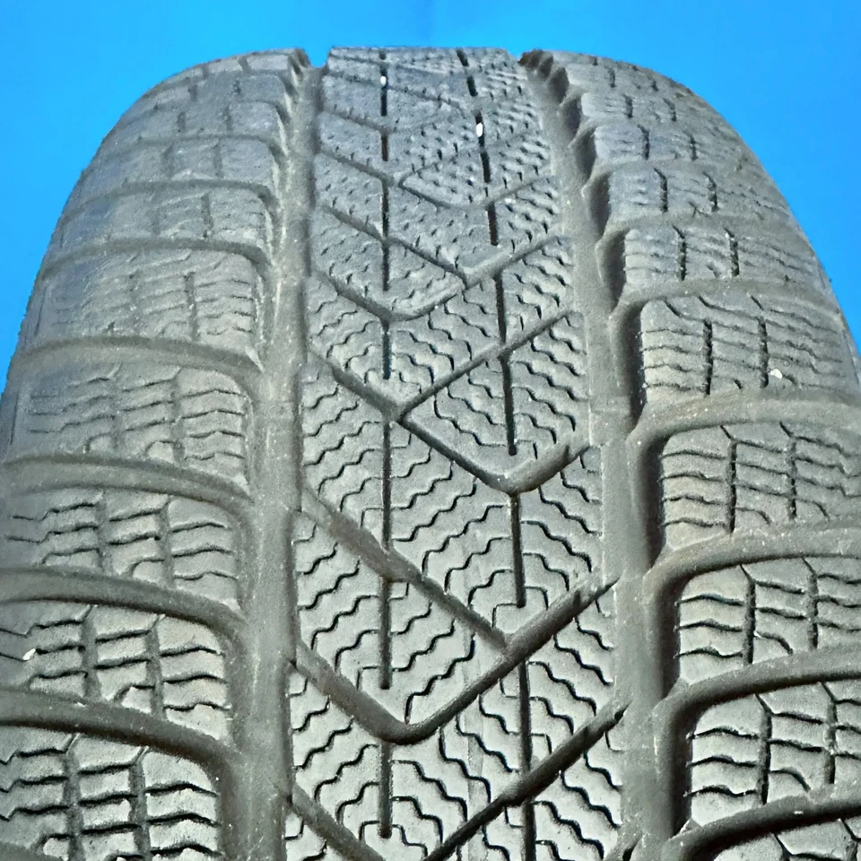 1x Winterreifen 225 45 R18 95H Pirelli Winter Sottozero 3 * Runflat DOT 18  6.5m - Bild 2 von 2